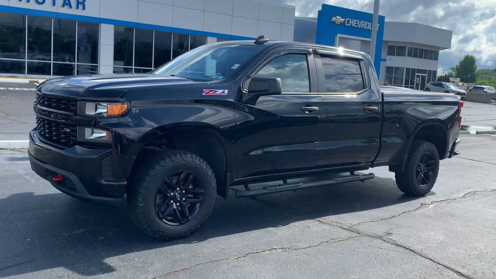 Certified 2021 Chevrolet Silverado 1500 Custom Trail Boss w/ LPO, Dark Essentials Package AWD/4WD image 4