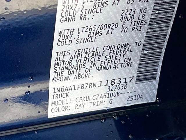 Used 2024 Nissan Titan SV w/ SV Convenience Package image 32