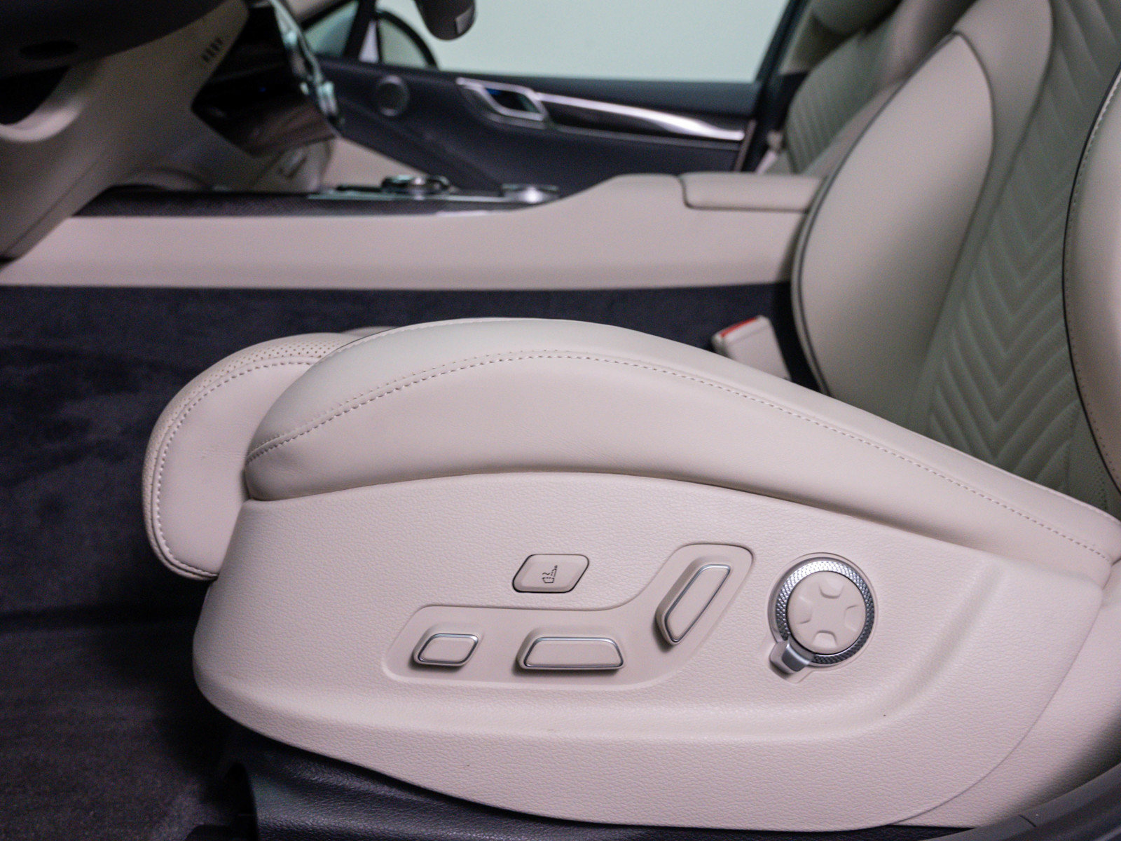 Used 2024 Genesis G80 3.5T Sport w/ Sport Prestige Package AWD/4WD image 18