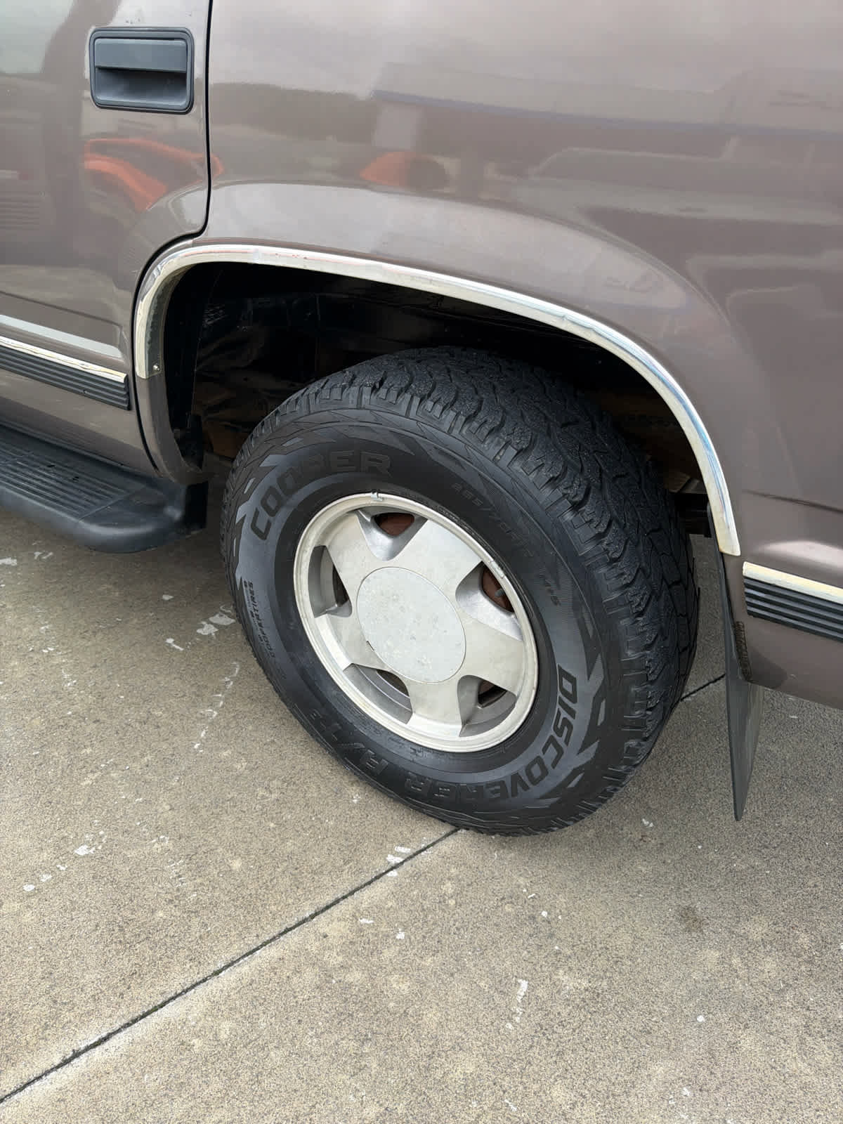 Used 1997 GMC Yukon 4WD 4-Door w/ Marketing Opt Pkg 5 image 10