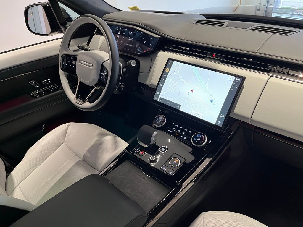 Used 2023 Land Rover Range Rover Sport First Edition image 42