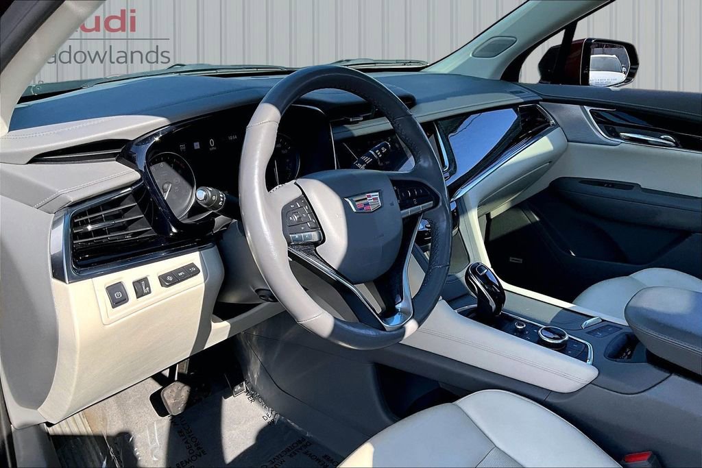 Used 2022 Cadillac XT6 Premium Luxury w/ Technology Package image 17