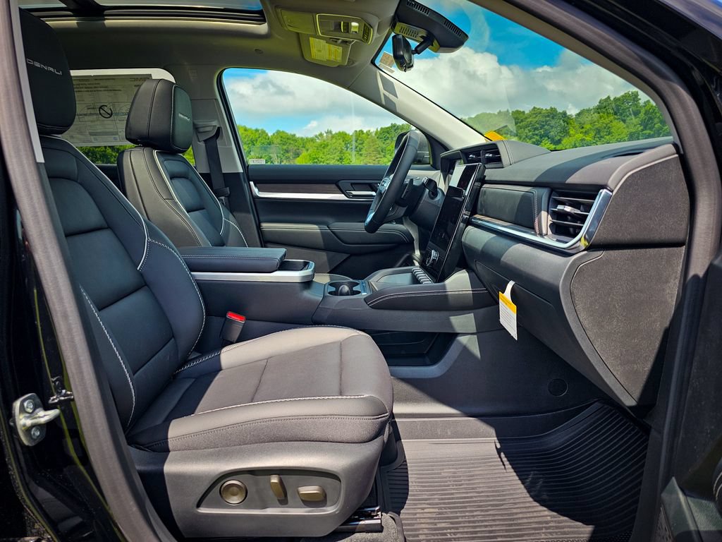 New 2026 GMC Terrain Denali w/ LPO, Floor Liner Package AWD/4WD image 42