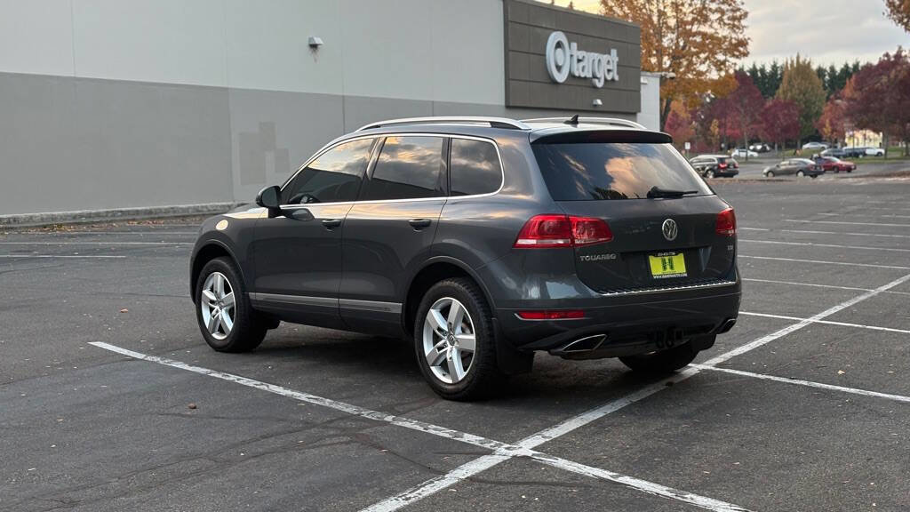 Used 2011 Volkswagen Touareg Sport image 3
