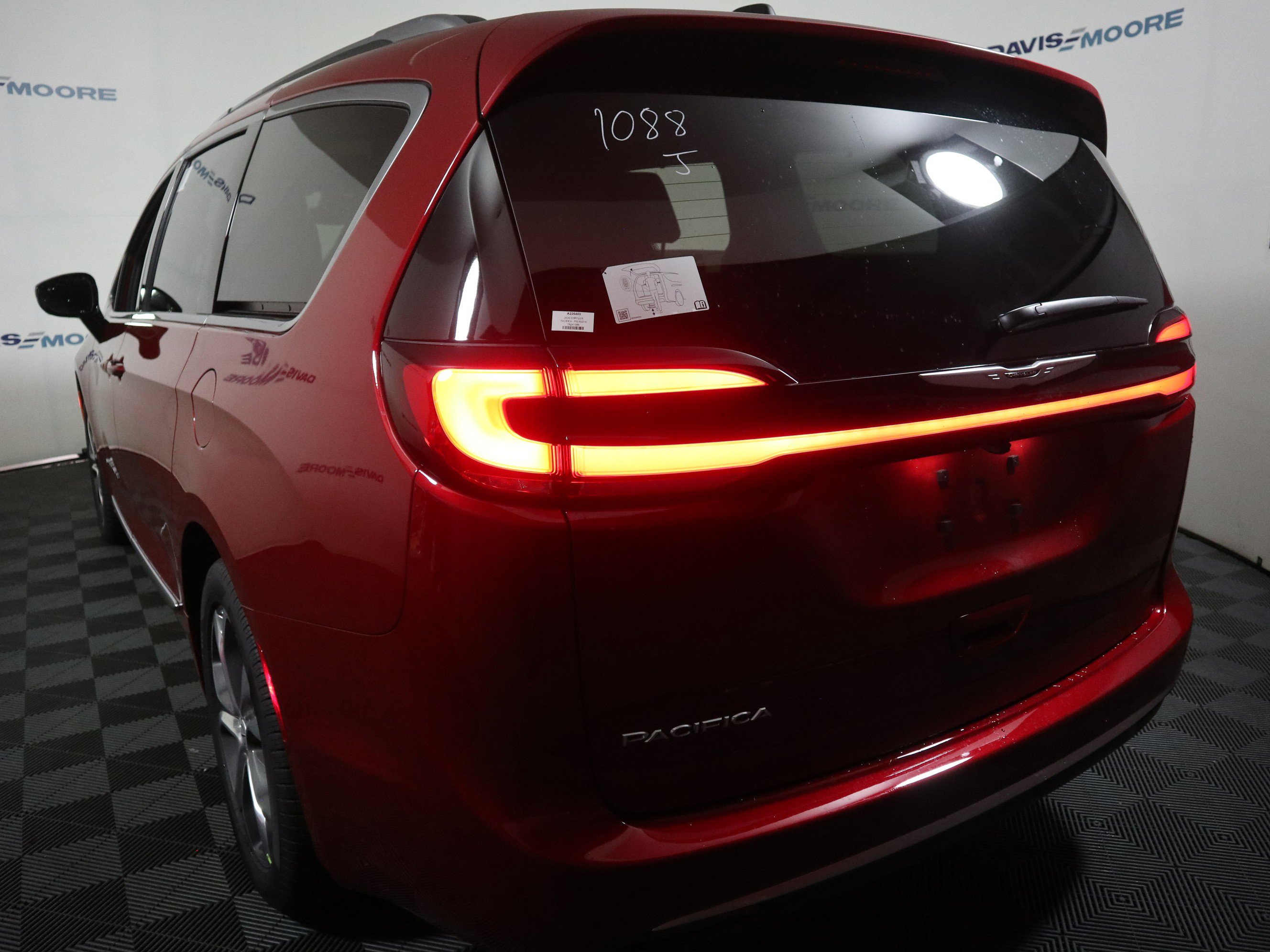 New 2026 Chrysler Pacifica Pinnacle image 10