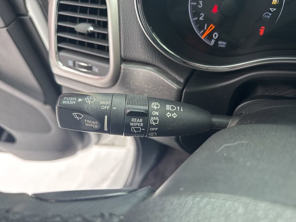 Used 2018 Jeep Grand Cherokee Altitude image 34
