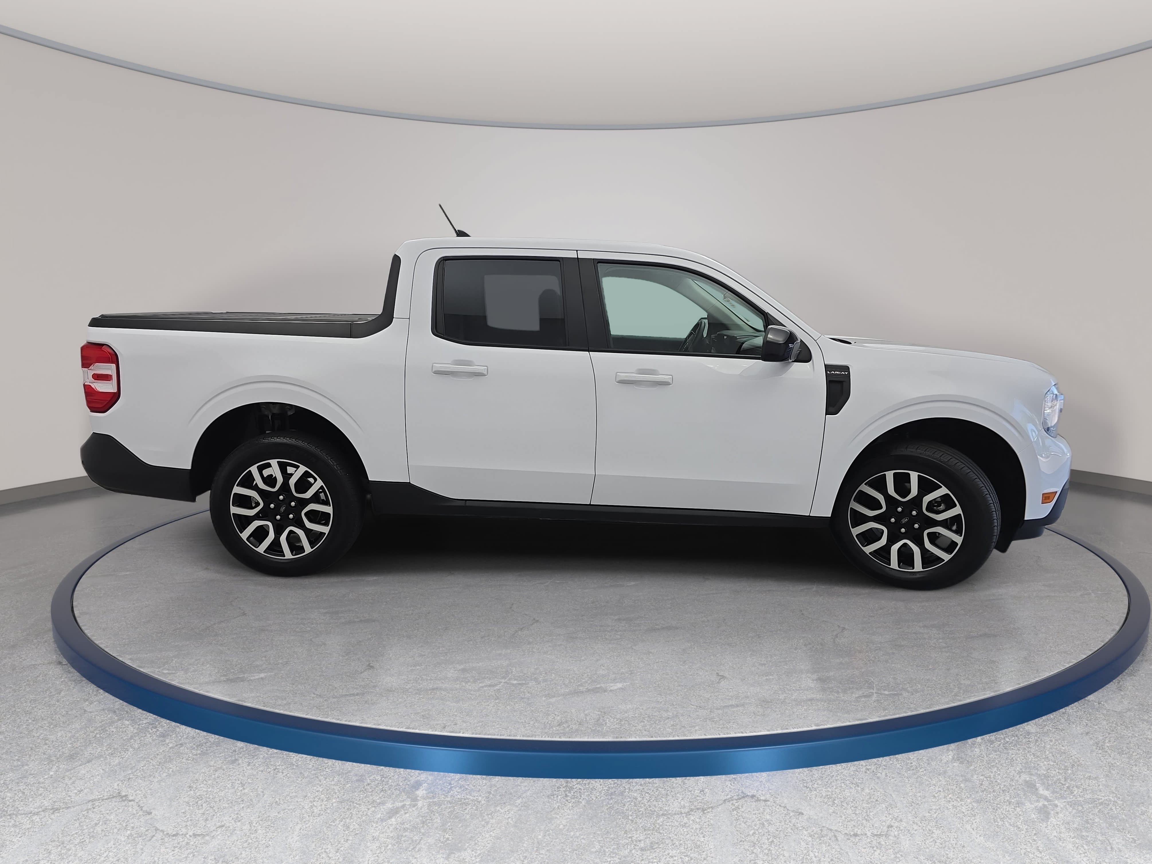 Used 2024 Ford Maverick Lariat FWD image 4