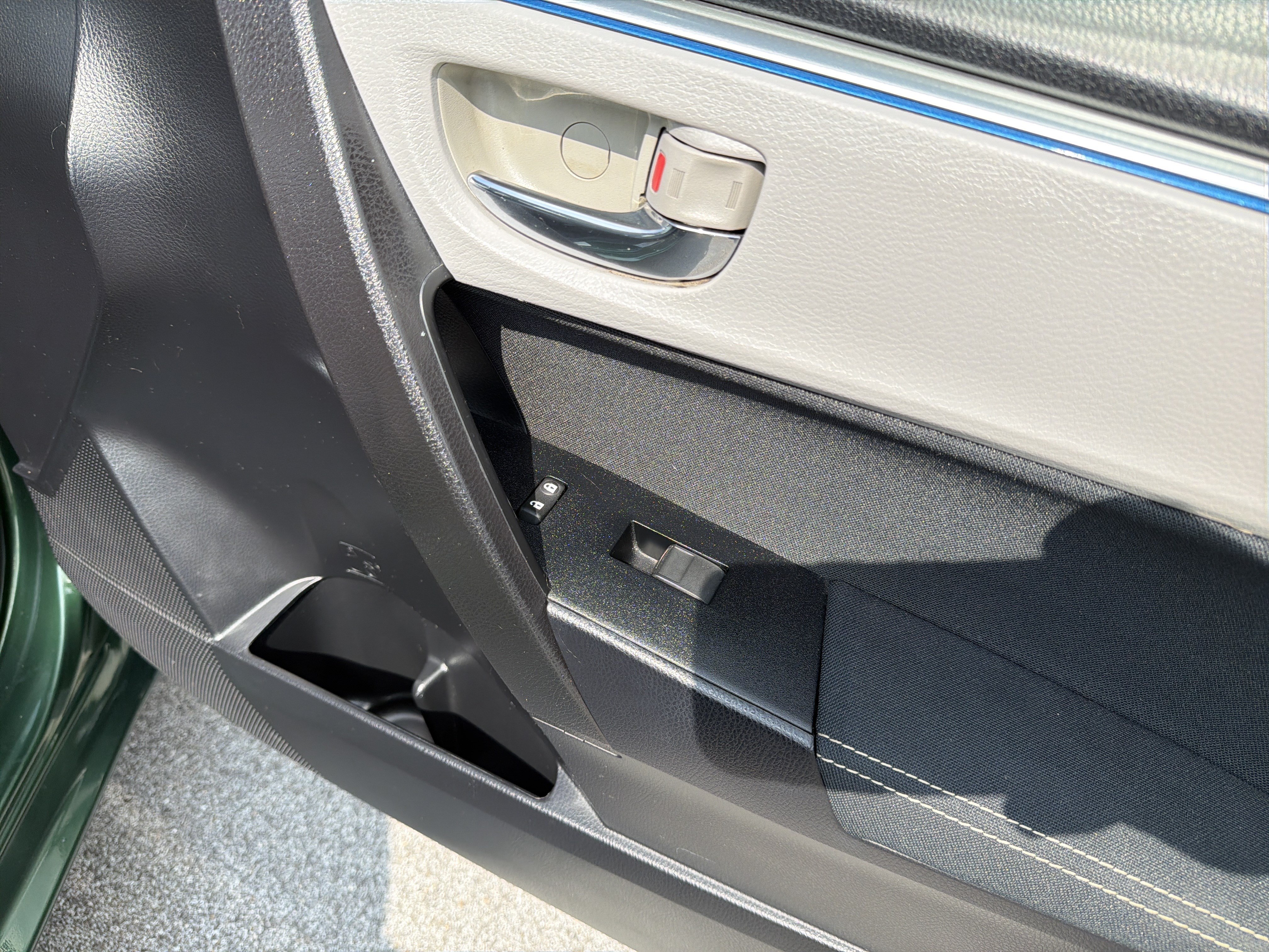 Used 2015 Toyota Corolla LE w/ Body Protection Package #1 FWD image 54