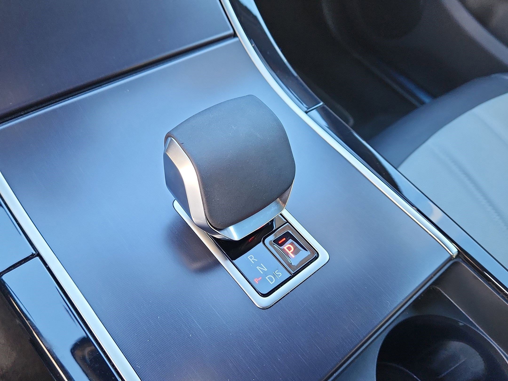 Used 2026 Land Rover Range Rover Evoque Dynamic SE image 24