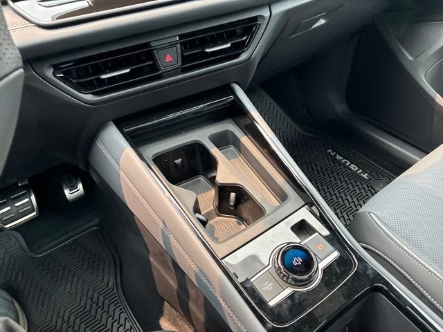 New 2026 Volkswagen Tiguan SEL R-Line AWD/4WD image 11