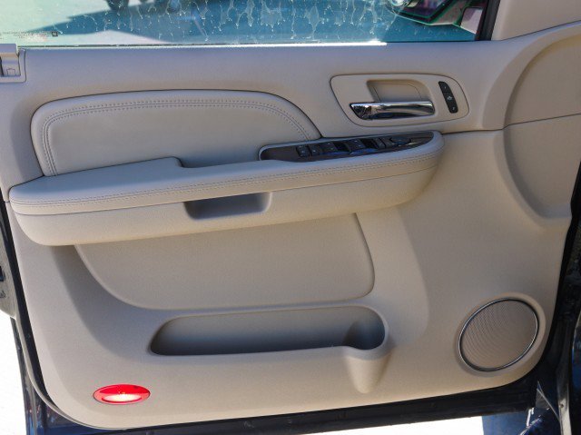 Used 2009 Cadillac Escalade ESV AWD w/ Livery Package image 12