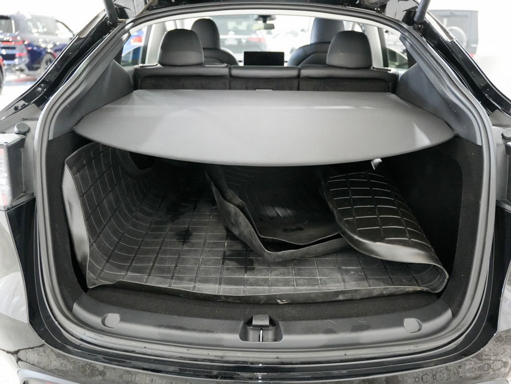 Used 2024 Tesla Model Y Long Range AWD/4WD image 39