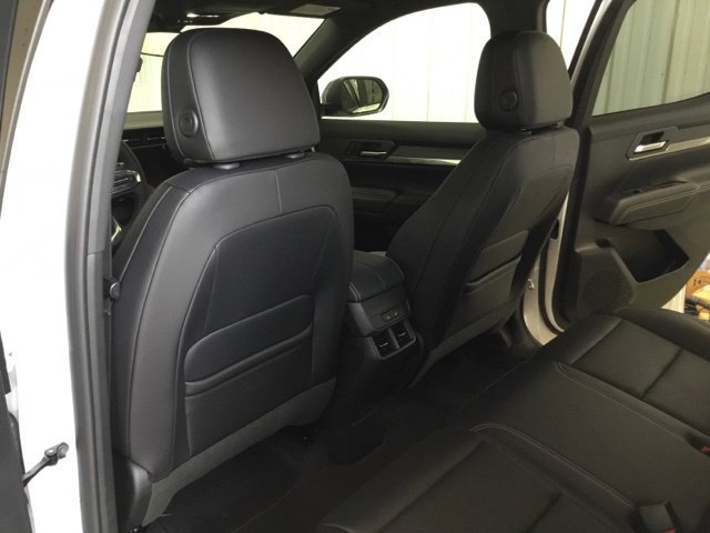 New 2027 GMC Terrain Elevation w/ Elevation Premium Package AWD/4WD image 32
