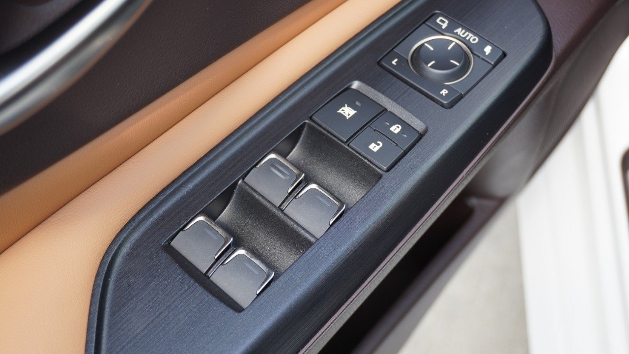 Certified 2021 Lexus ES 350 w/ Premium Package FWD image 23