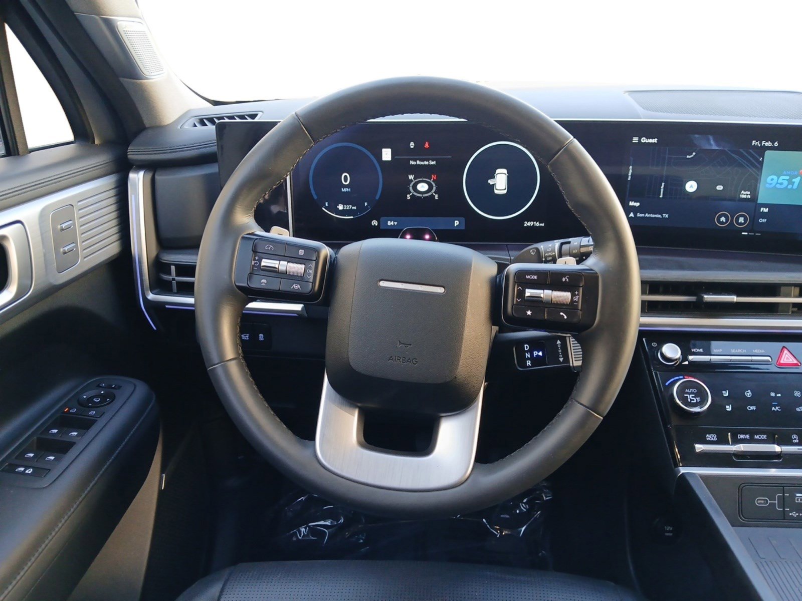 Used 2024 Hyundai Santa Fe Limited image 12