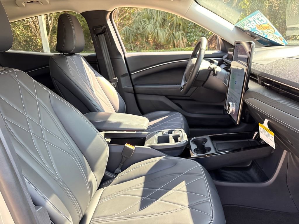 Certified 2025 Ford Mustang Mach-E Select w/ Comfort Package Lite image 27