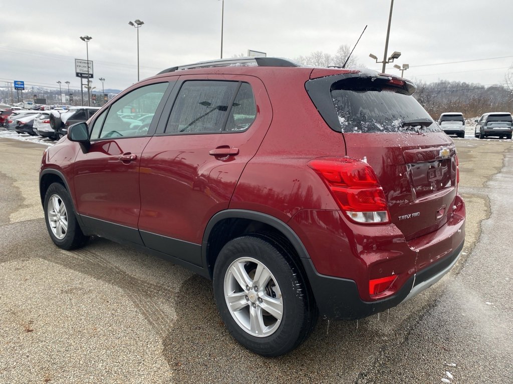 Certified 2022 Chevrolet Trax LT w/ Driver Confidence Package image 5