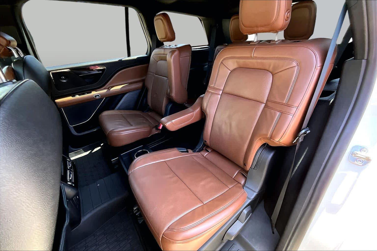 Used 2020 Lincoln Aviator Grand Touring w/ Elements Package Plus AWD/4WD image 21