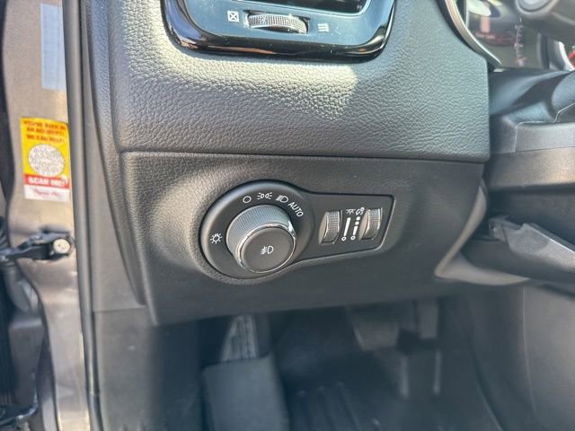 Used 2021 Jeep Compass Limited image 24