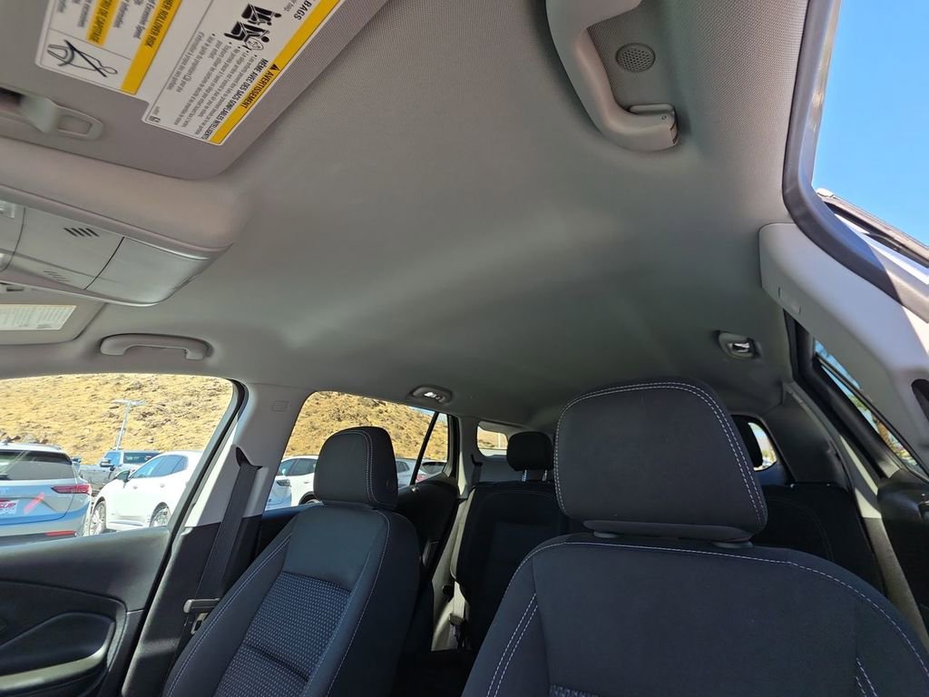 Used 2024 GMC Terrain SLE image 19