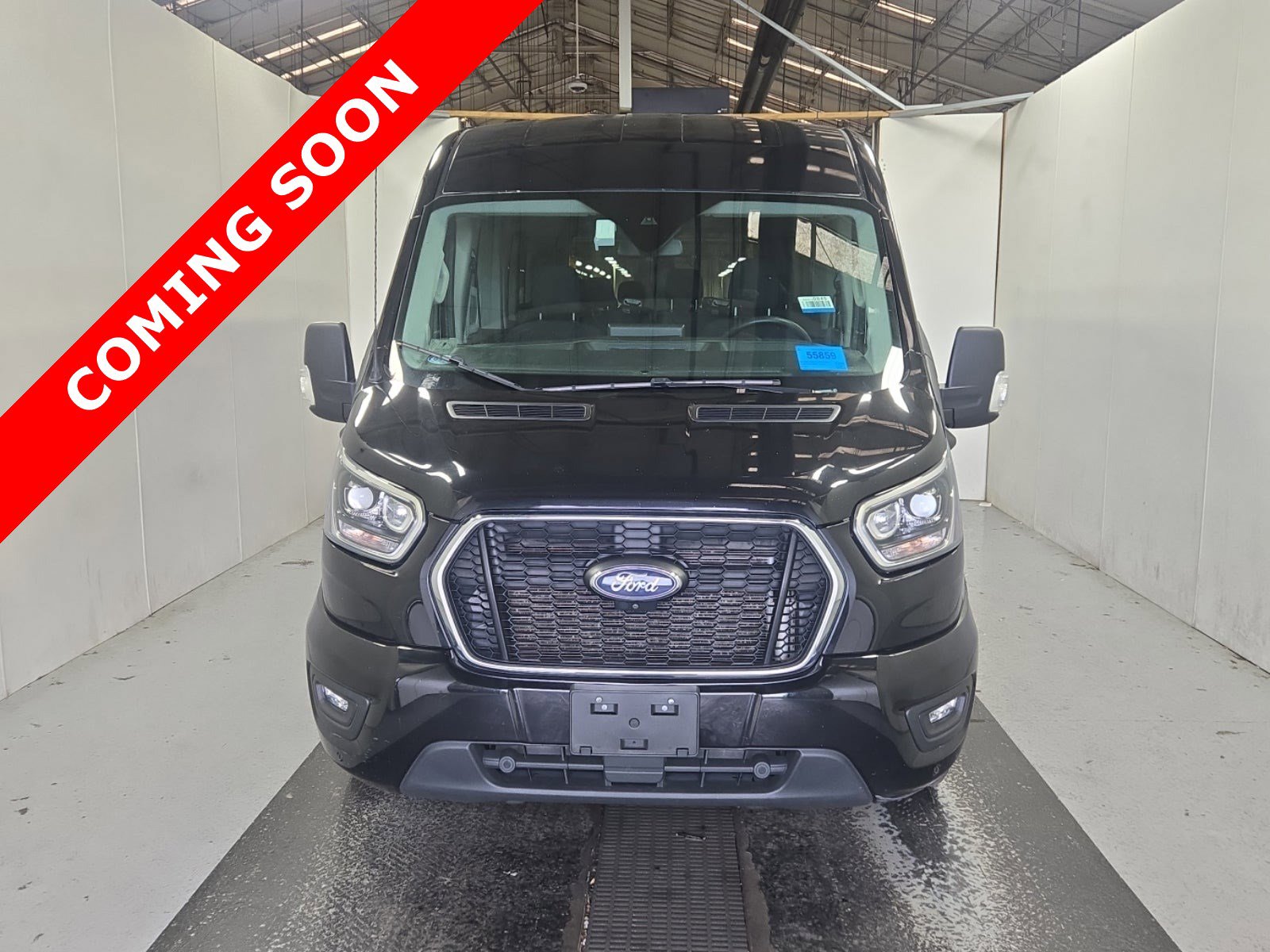 Used 2023 Ford Transit 350 XLT image 3