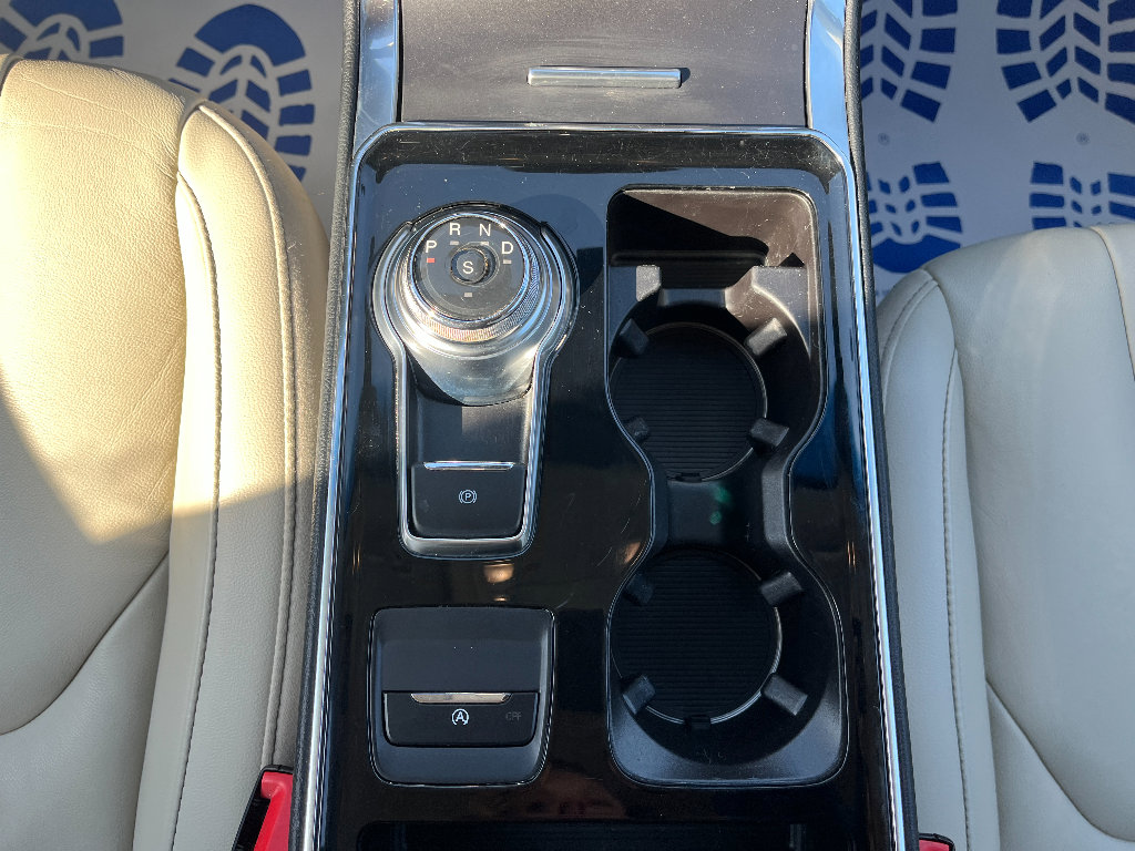 Used 2019 Ford Edge Titanium image 21