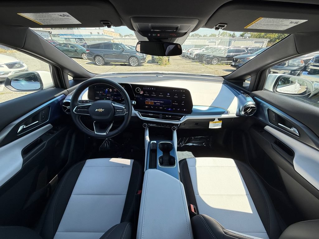 New 2026 Chevrolet Equinox EV LT AWD/4WD image 22