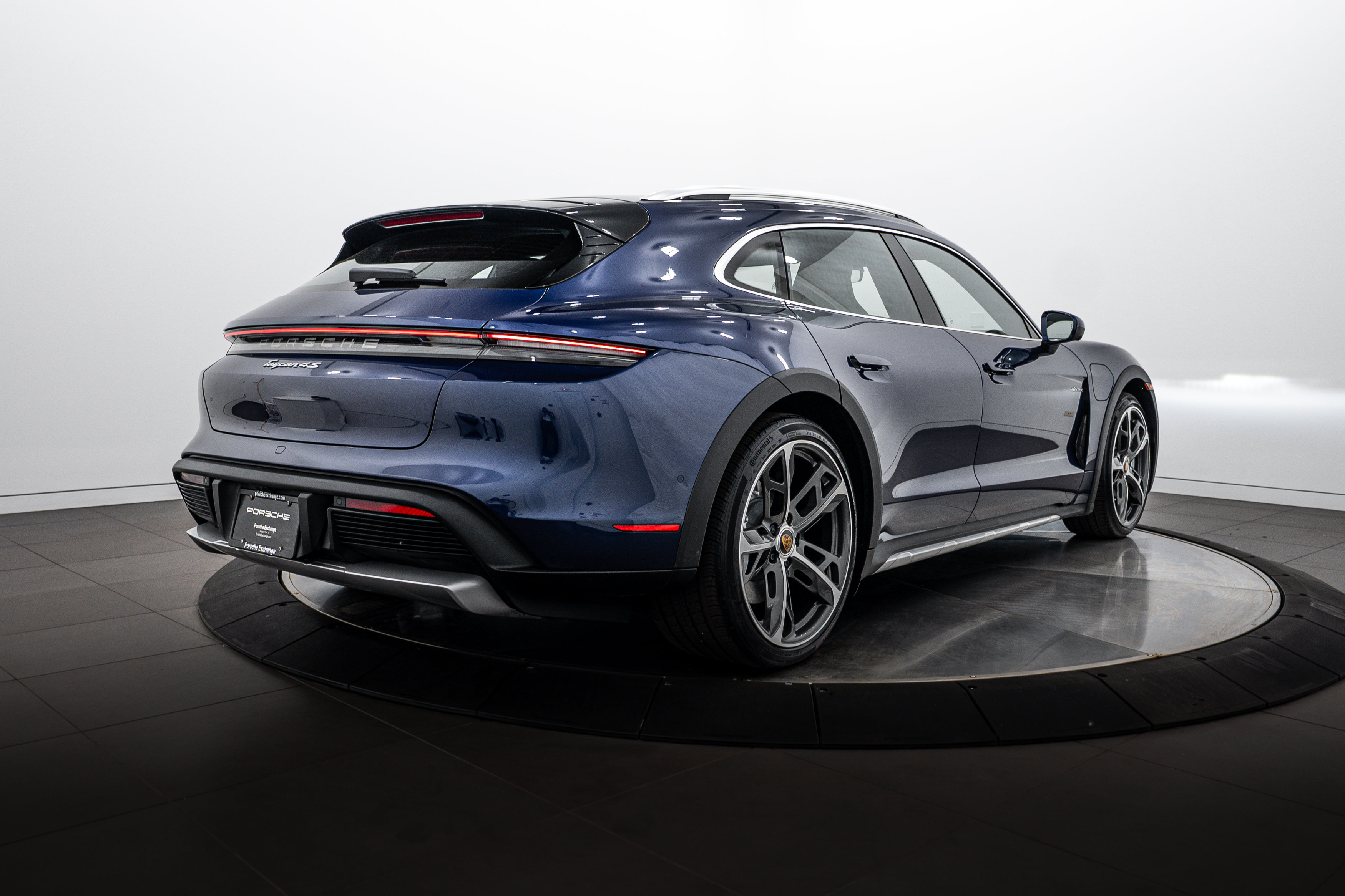 Certified 2024 Porsche Taycan 4S AWD/4WD image 7