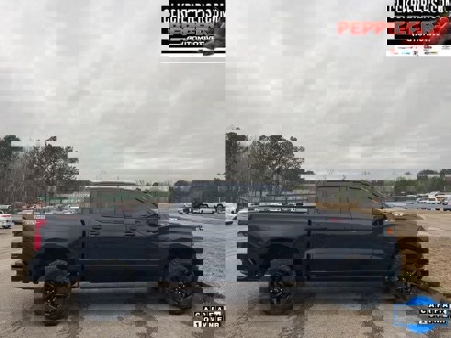 Used 2024 Chevrolet Silverado 1500 LT Trail Boss w/ Convenience Package II image 7