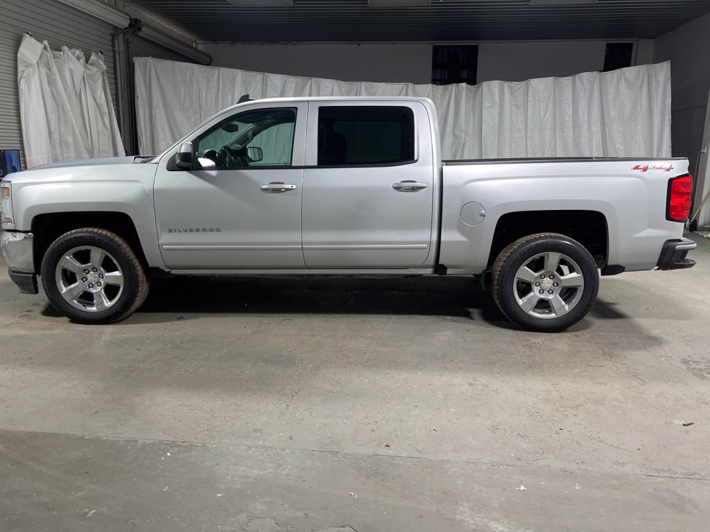 Used 2018 Chevrolet Silverado 1500 LT w/ All Star Edition AWD/4WD image 4