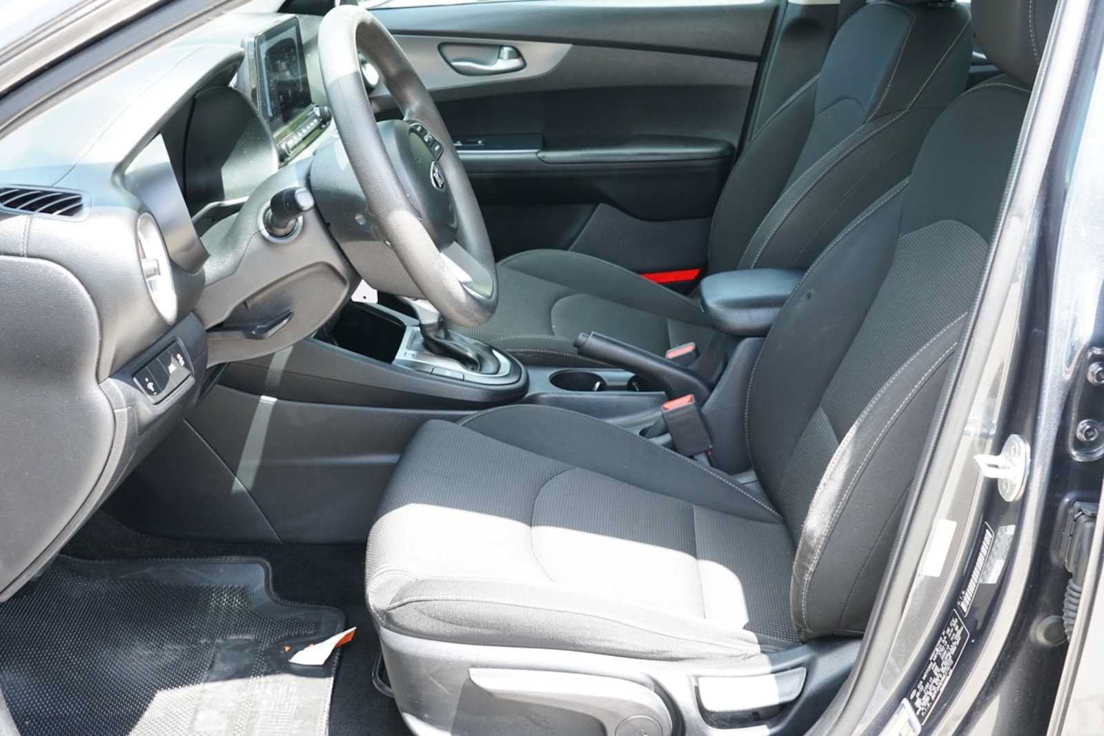 Used 2021 Kia Forte LXS FWD image 8