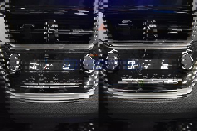 Used 2025 Toyota Corolla LE image 29