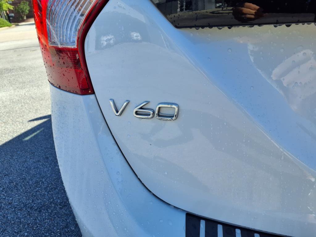 Used 2018 Volvo V60 T5 Cross Country w/ Convenience Package image 5