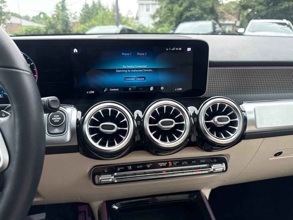 Used 2021 Mercedes-Benz GLB 250 4MATIC image 27