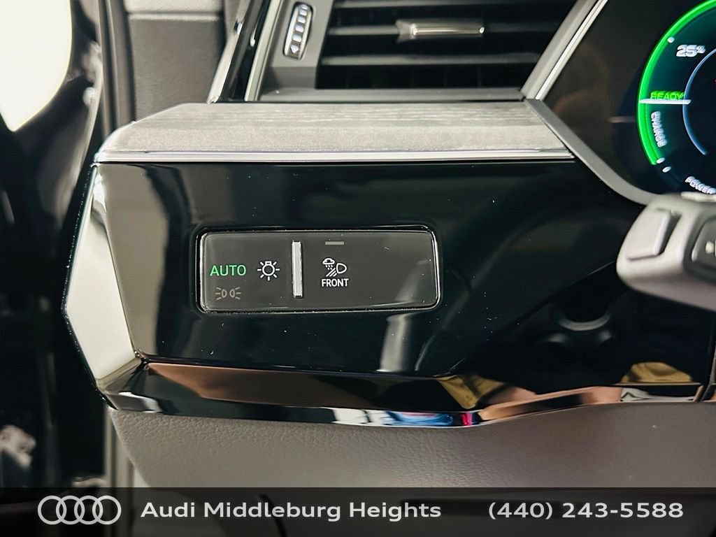 Certified 2024 Audi Q8 e-tron Prestige w/ Prestige Package AWD/4WD image 18