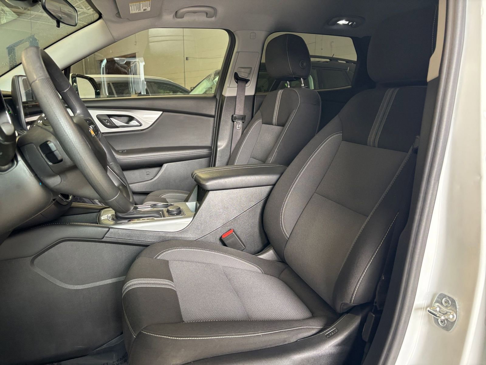Used 2025 Chevrolet Blazer LT FWD image 37