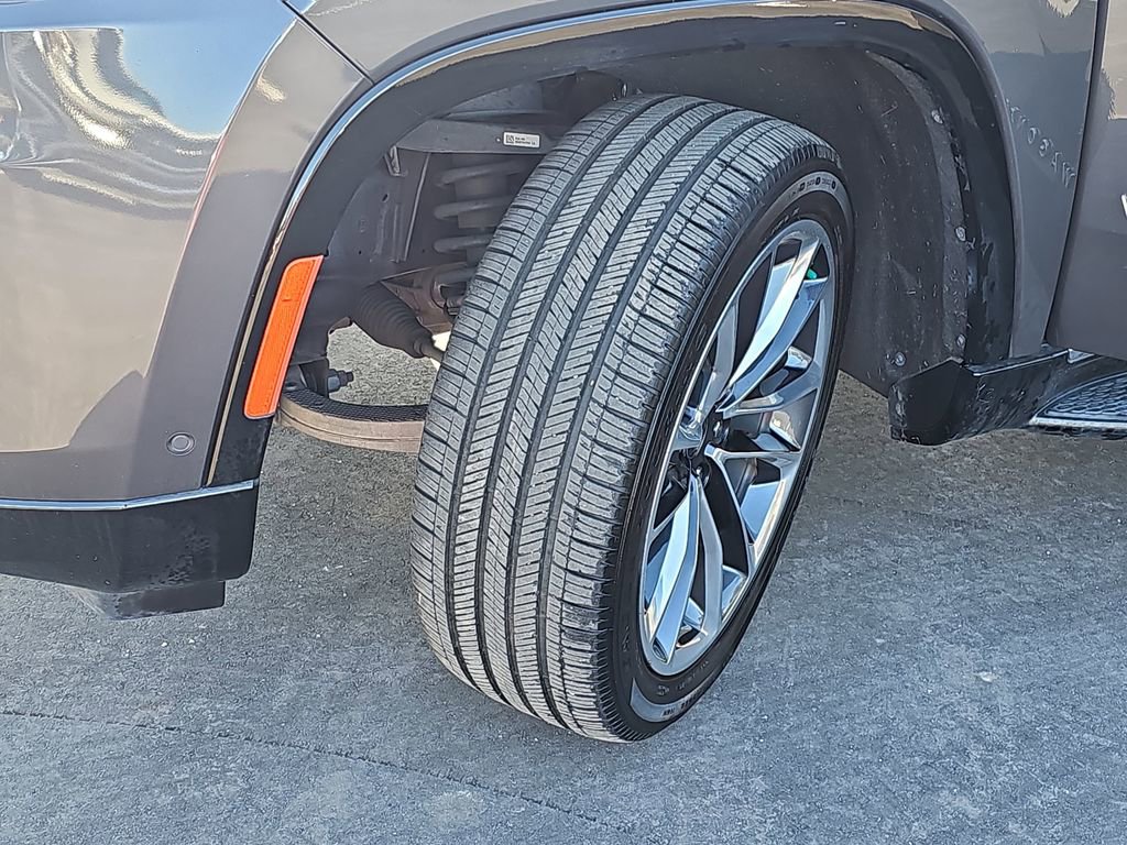 Used 2022 Jeep Wagoneer Series II w/ Premium Group I image 38