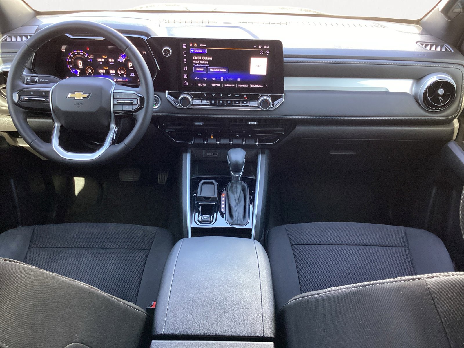 Used 2024 Chevrolet Colorado LT w/ LT Convenience Package II image 4