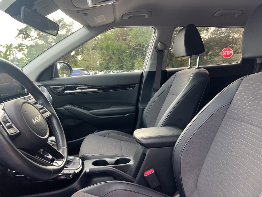 Used 2023 Kia Seltos S image 15