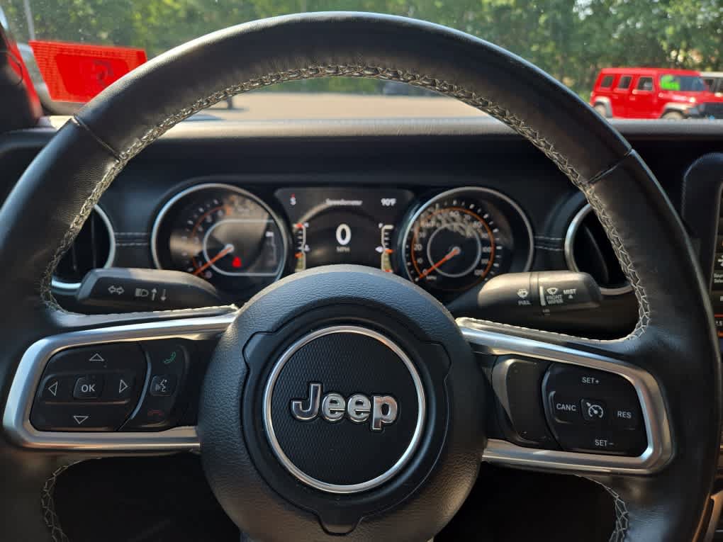 Used 2020 Jeep Gladiator Overland AWD/4WD image 19