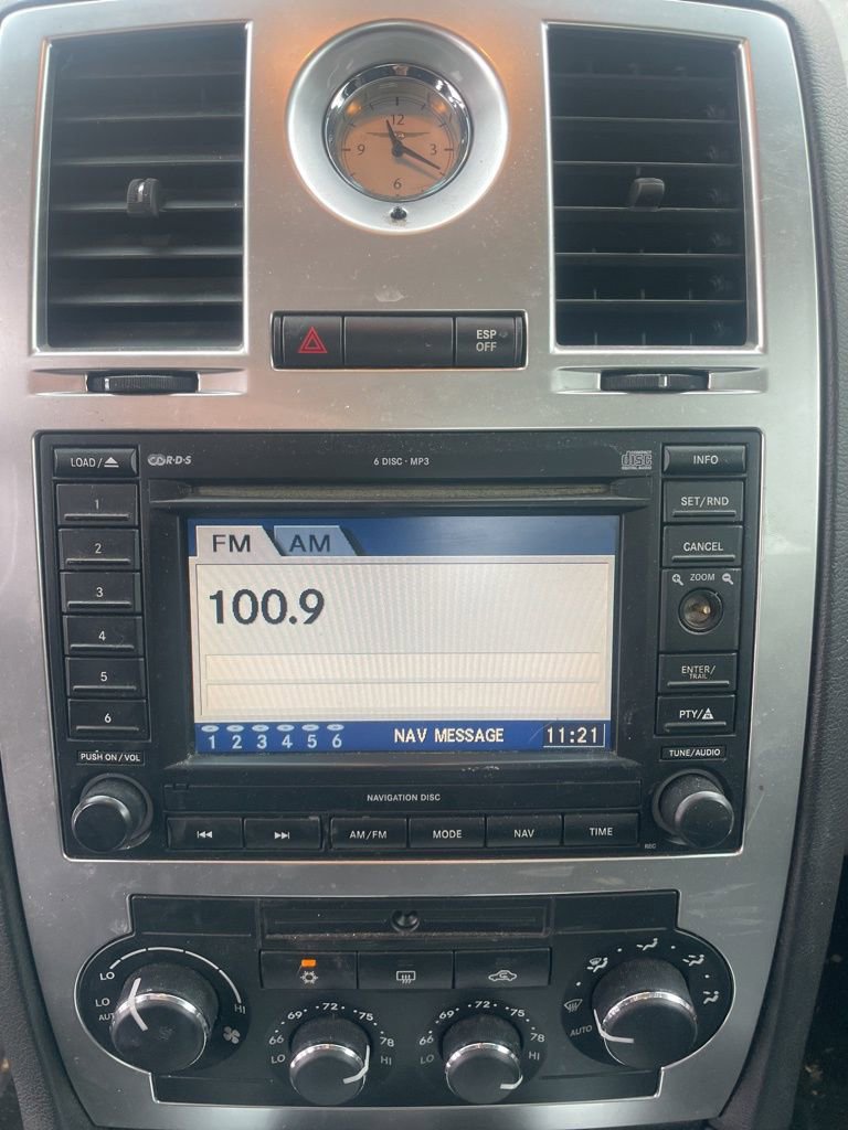 Used 2007 Chrysler 300 C w/ SRT Design Group image 13