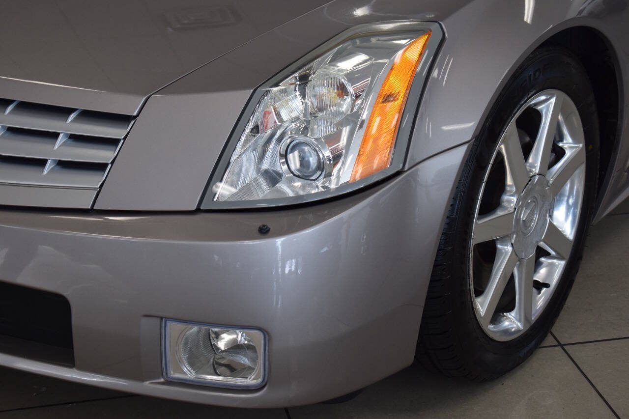 Used 2005 Cadillac XLR RWD image 15