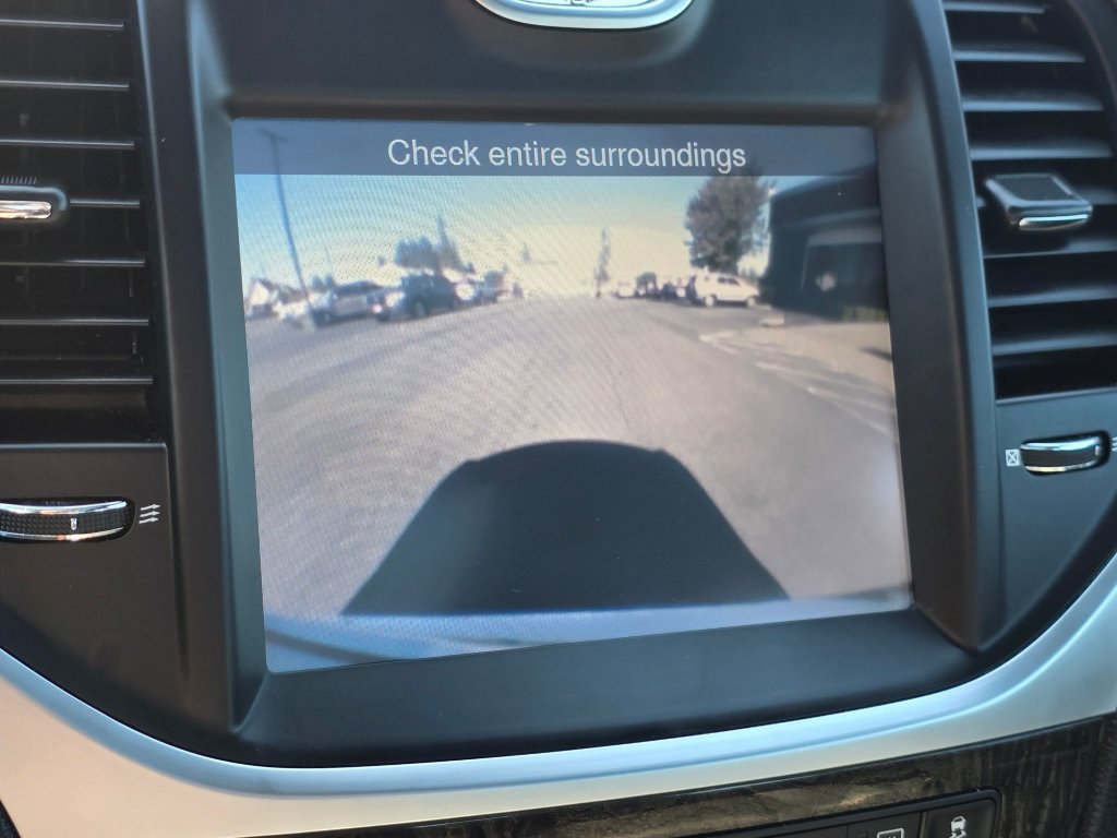 Used 2011 Chrysler 300 C RWD image 11