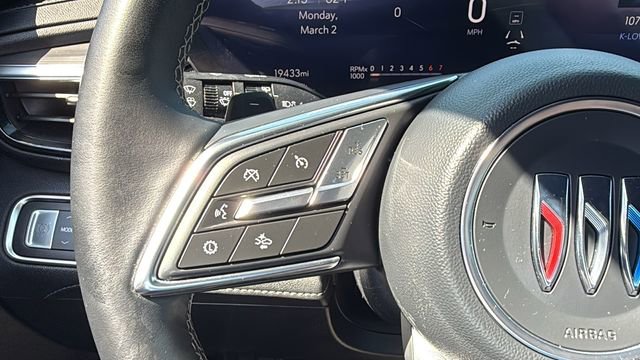 Used 2025 Buick Enclave Preferred FWD image 17