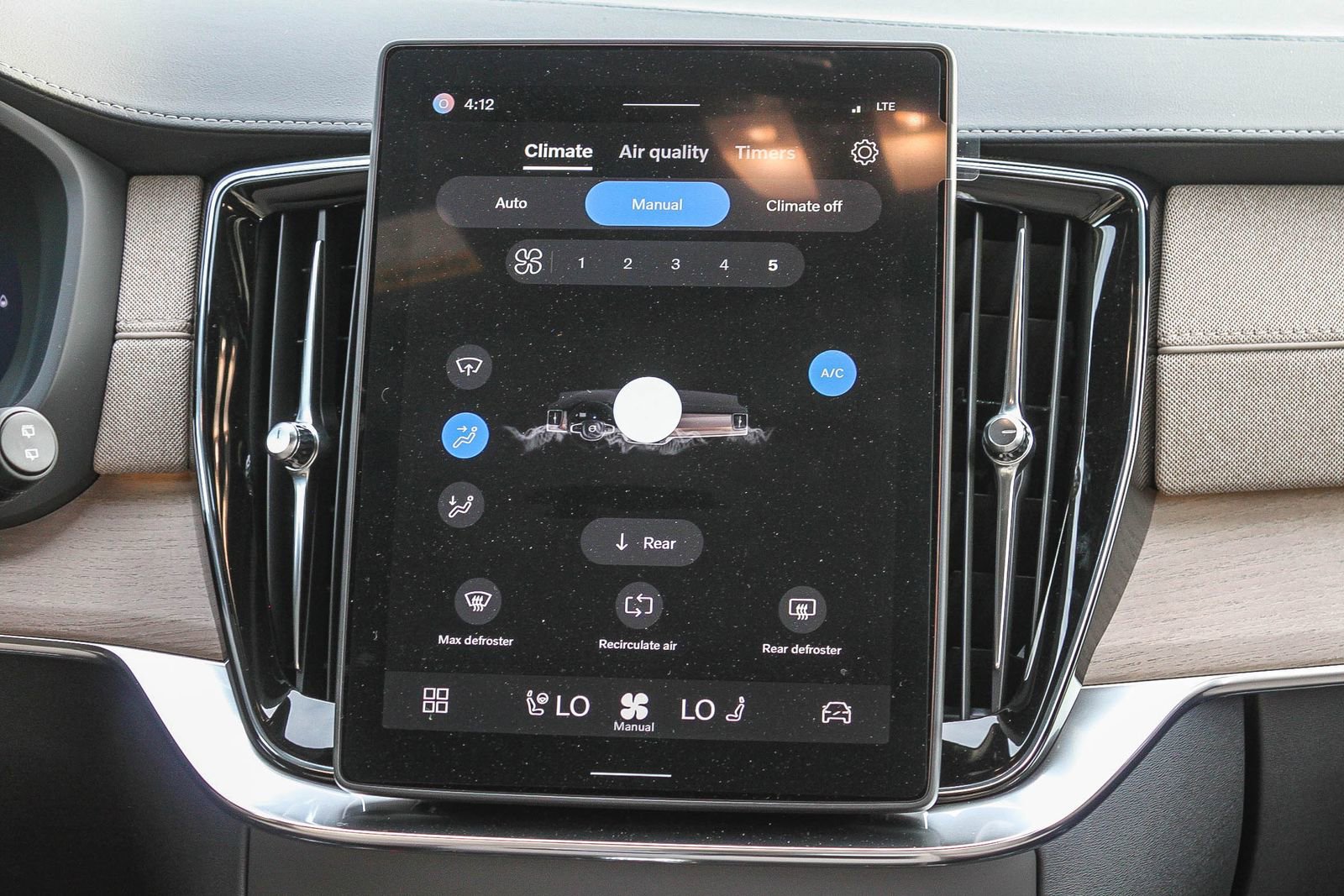 New 2026 Volvo XC90 T8 Ultra w/ Lounge Package image 17