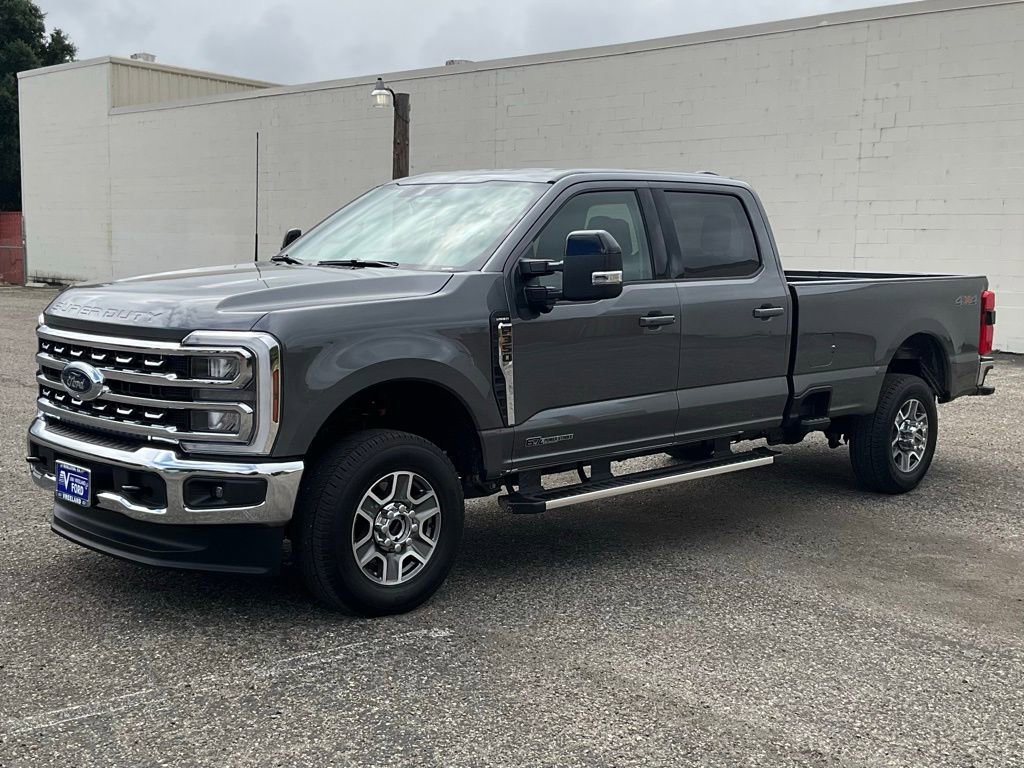 Used 2026 Ford F350 Lariat image 2