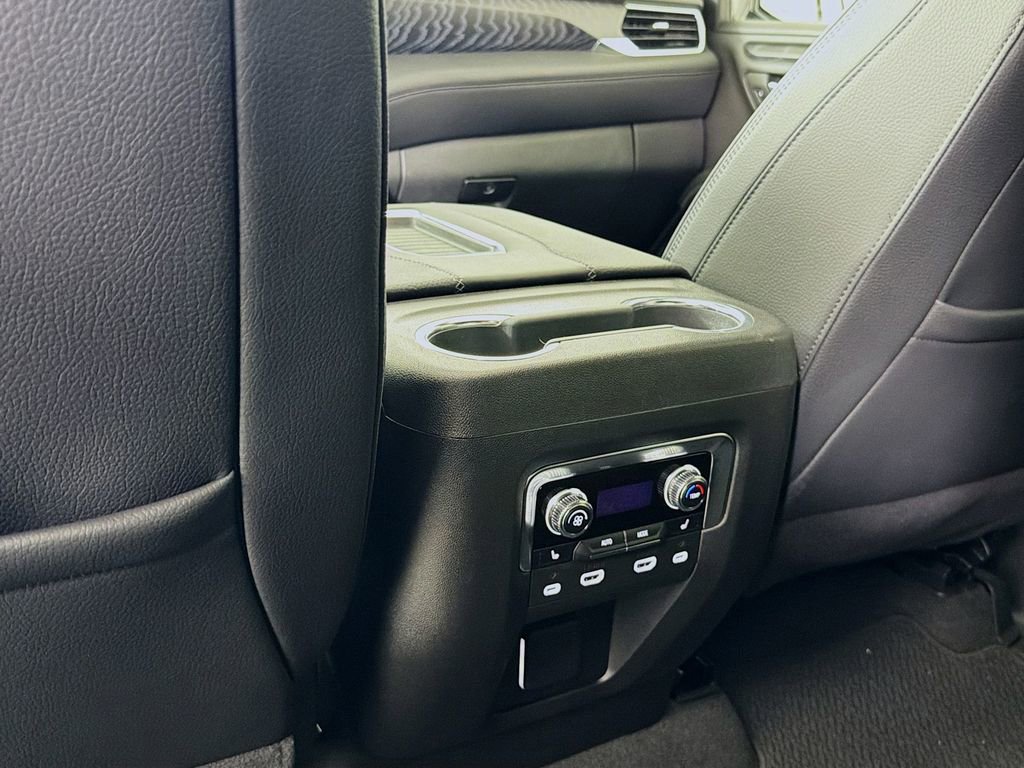 Used 2024 GMC Yukon Denali AWD/4WD image 28