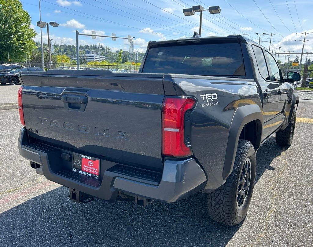 Certified 2025 Toyota Tacoma TRD Off-Road AWD/4WD image 5