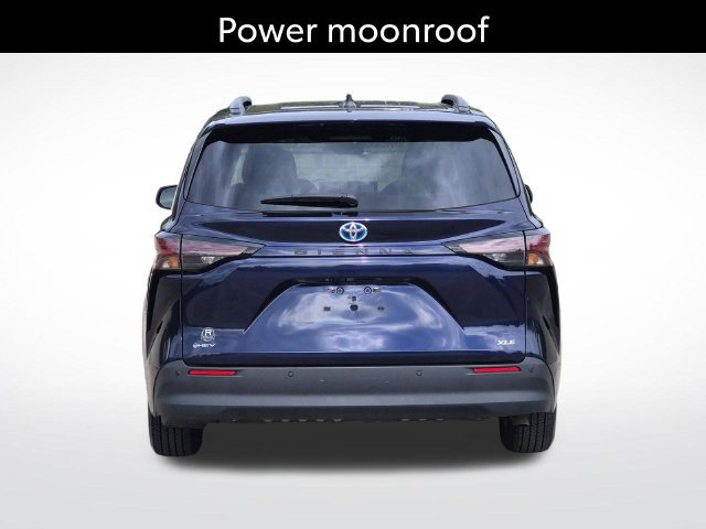 Used 2025 Toyota Sienna XLE FWD image 8