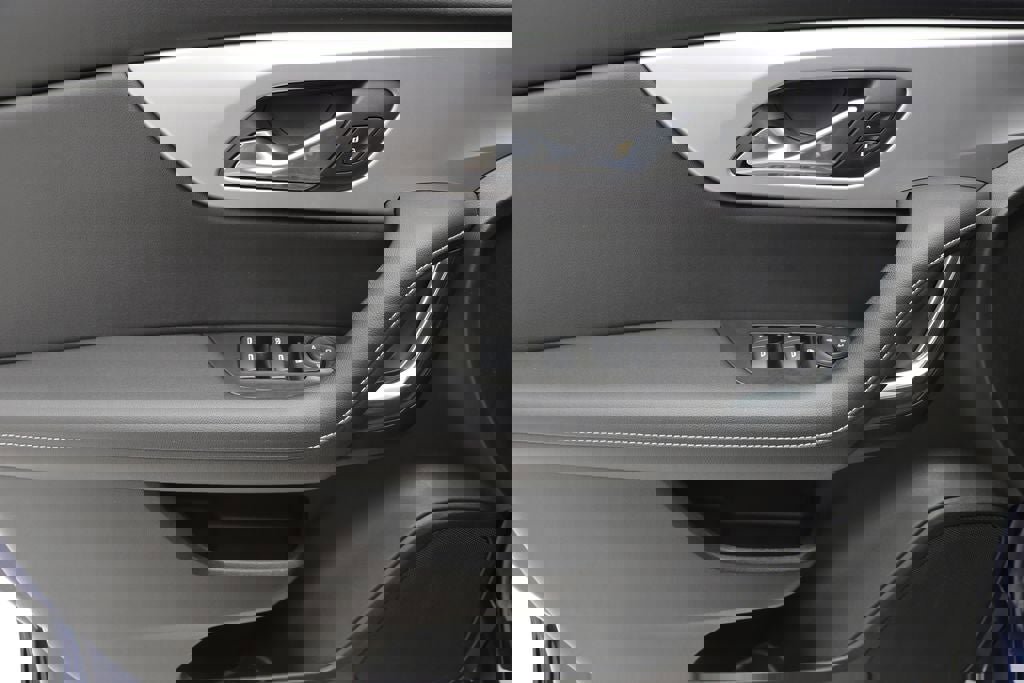 Used 2023 Chevrolet Blazer LT w/ Driver Confidence Package image 14